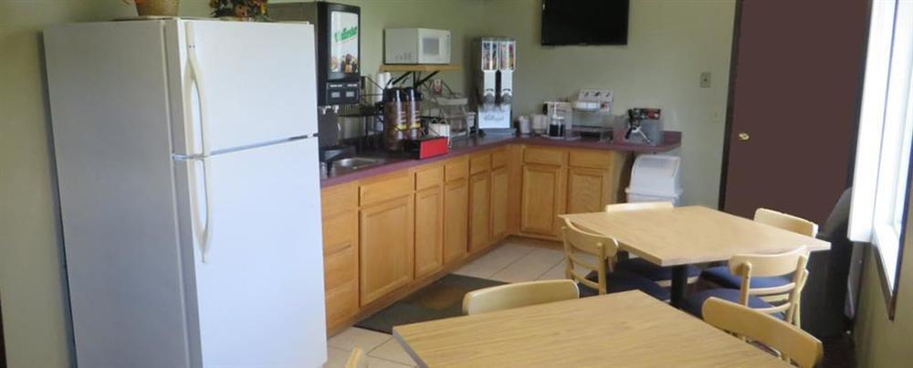 Love Hotels Staples By Oyo At Hwy 10 Mn Motley Restaurant photo