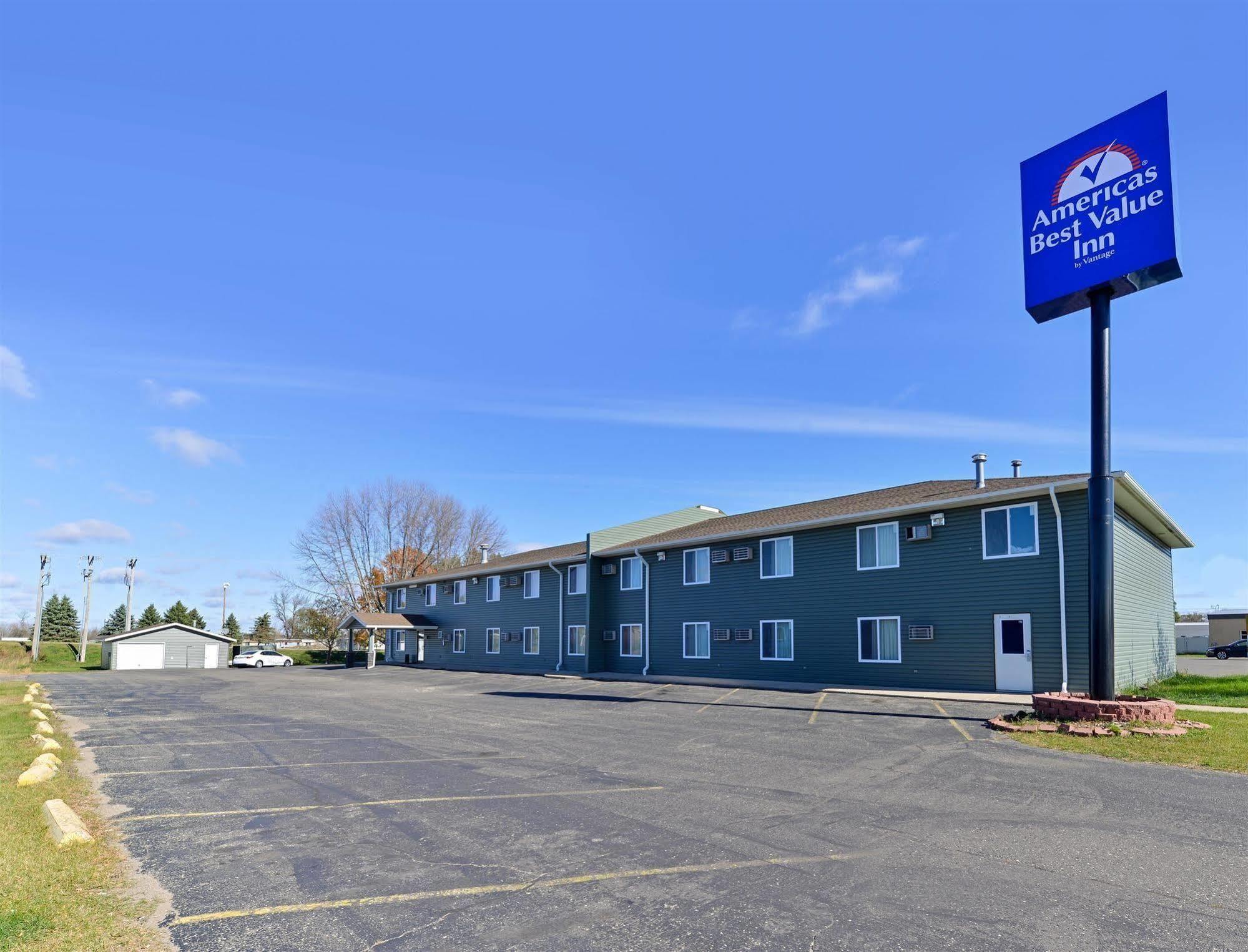 Love Hotels Staples By Oyo At Hwy 10 Mn Motley Exterior photo